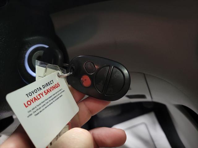 used 2013 Toyota Highlander Hybrid car, priced at $14,995