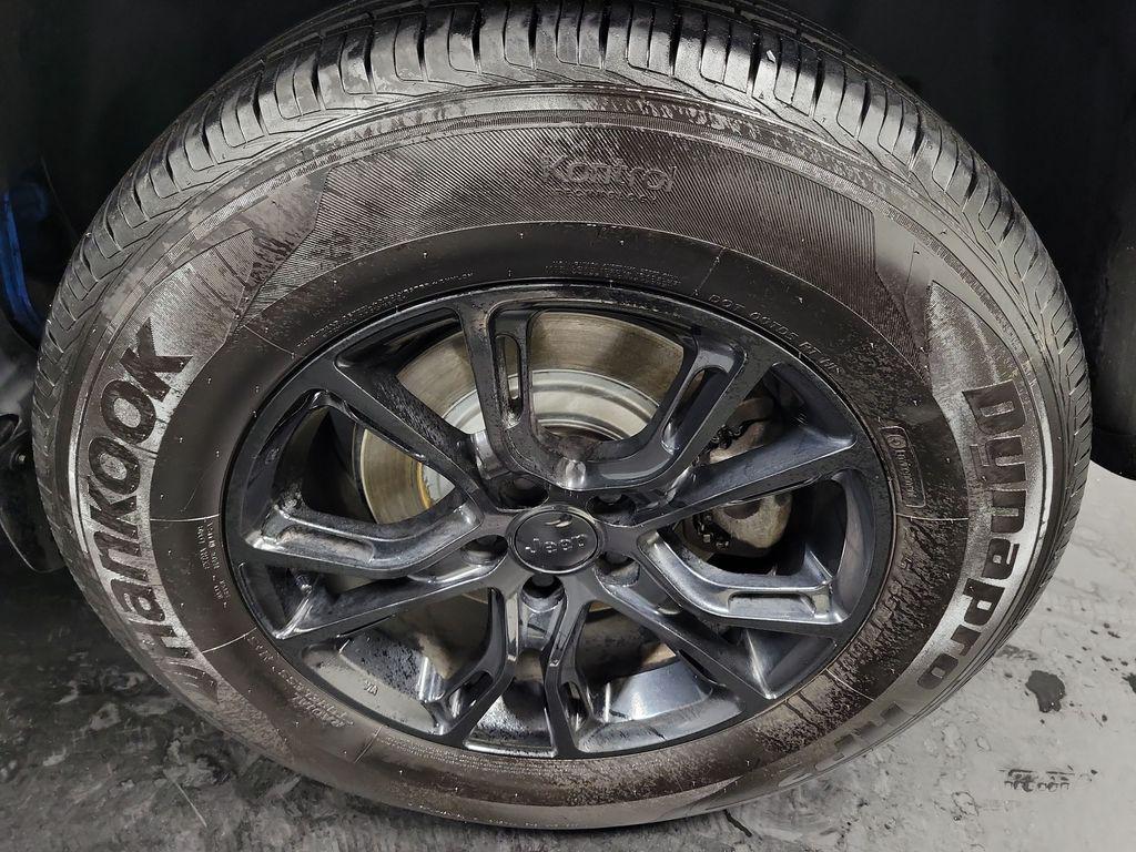 used 2018 Jeep Cherokee car, priced at $14,995