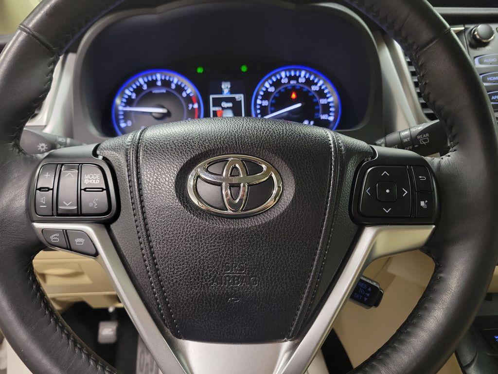 used 2014 Toyota Highlander car, priced at $20,995