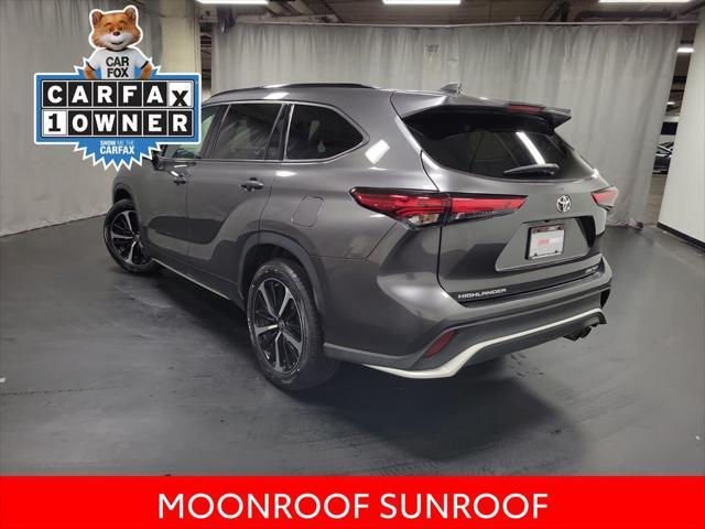 used 2022 Toyota Highlander car, priced at $37,995