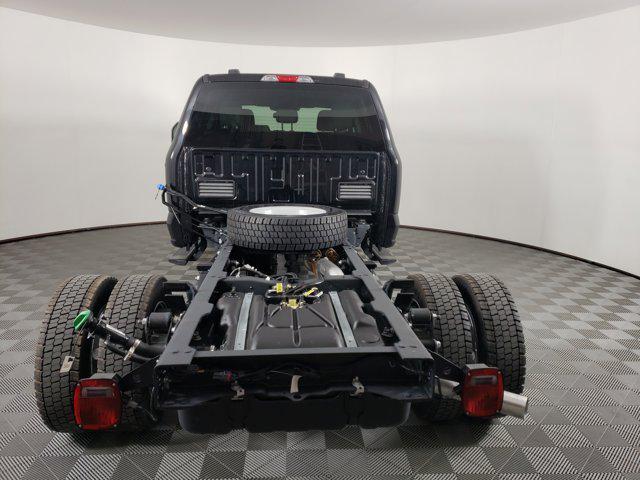 new 2025 Ford F-450 car, priced at $78,168