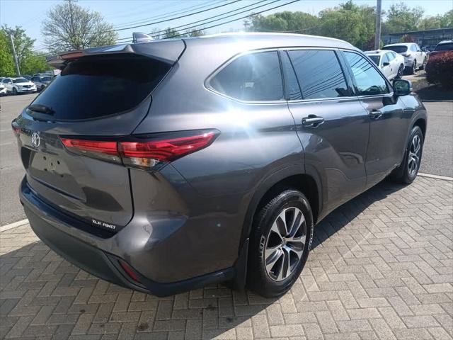 used 2022 Toyota Highlander car, priced at $37,995