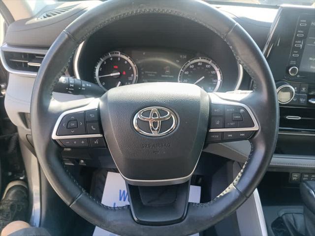 used 2022 Toyota Highlander car, priced at $37,995