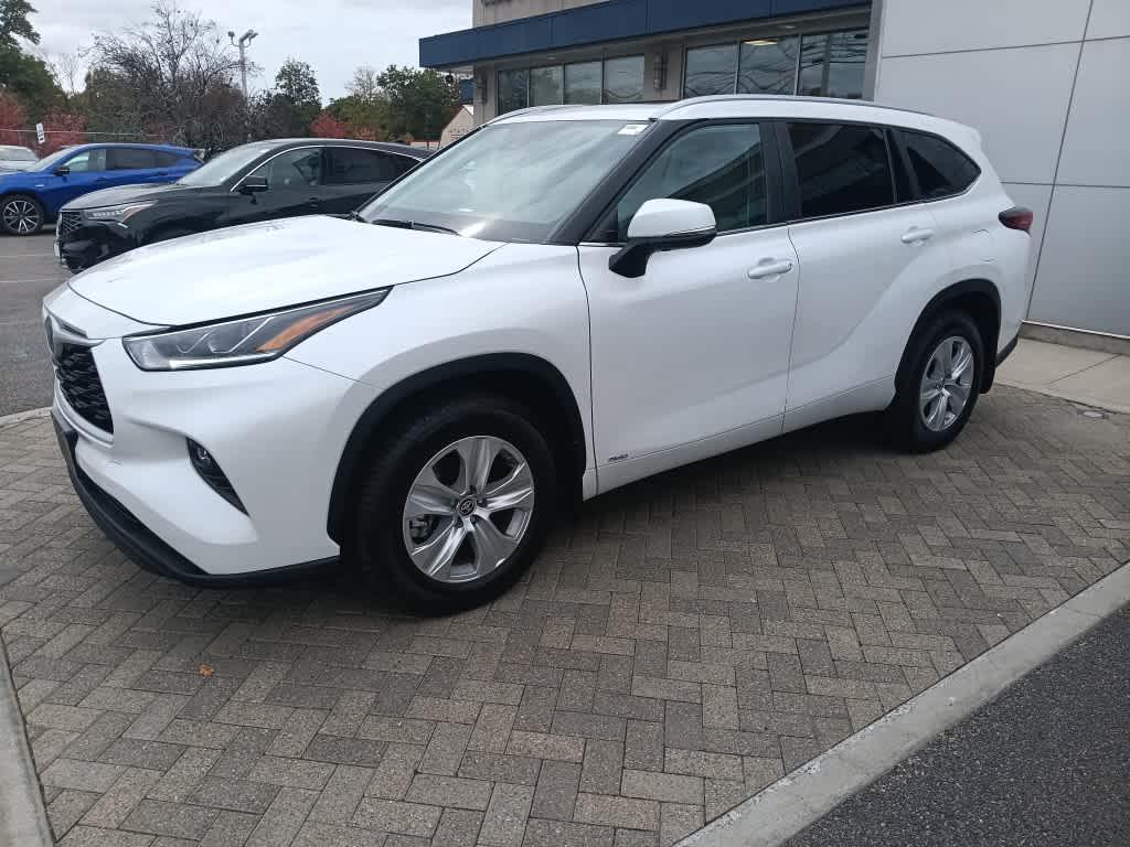 used 2023 Toyota Highlander Hybrid car, priced at $42,990