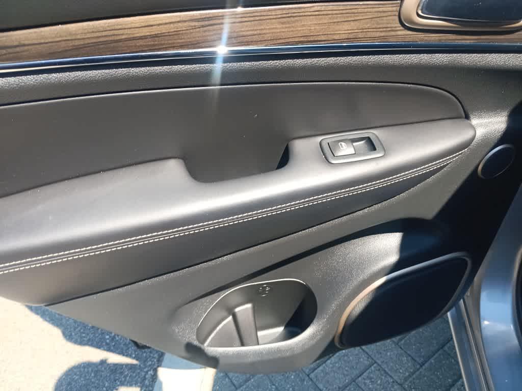 used 2017 Jeep Grand Cherokee car, priced at $15,885