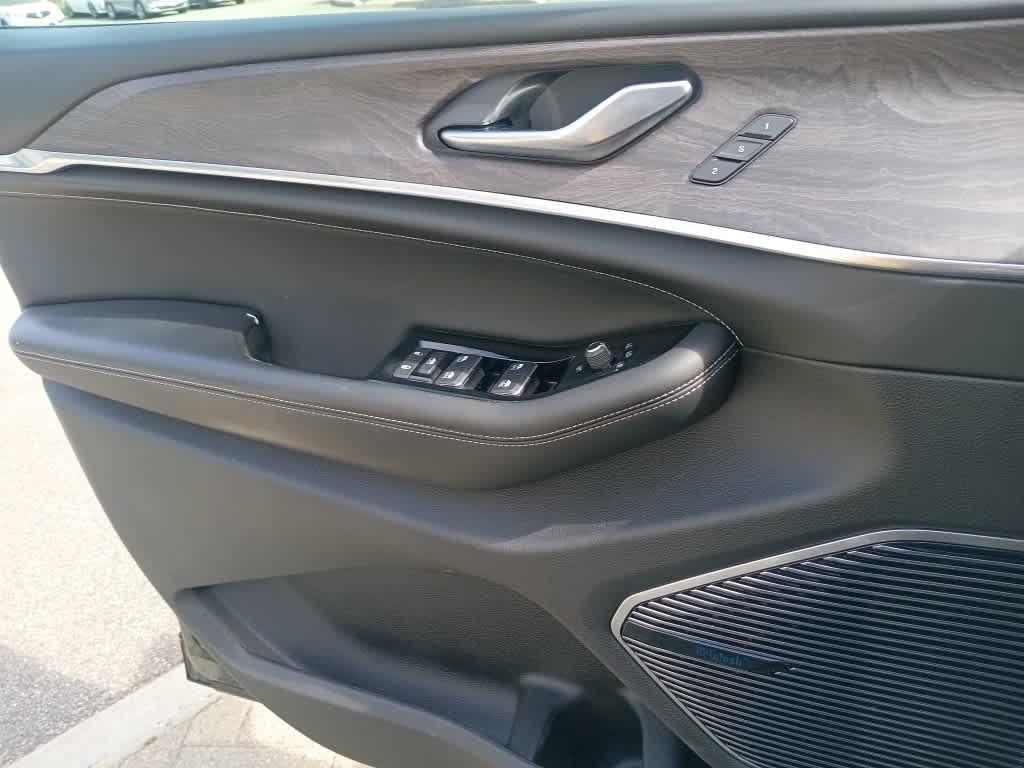 used 2023 Jeep Grand Cherokee car, priced at $36,885