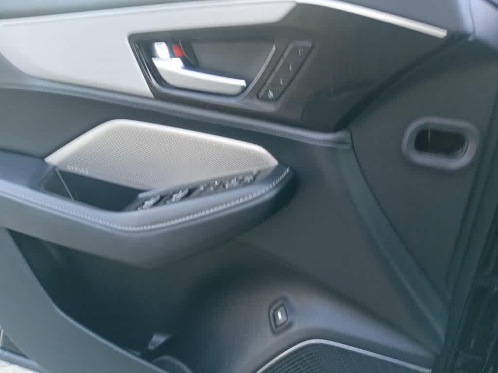 used 2023 Acura MDX car, priced at $41,495