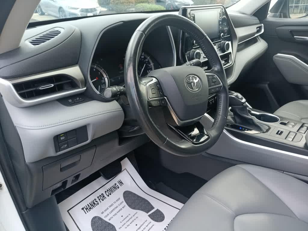 used 2021 Toyota Highlander car, priced at $29,499