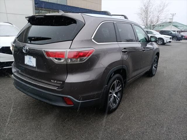 used 2016 Toyota Highlander car, priced at $17,998