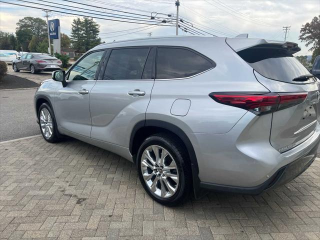 used 2021 Toyota Highlander car, priced at $32,998