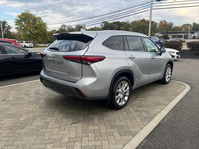 used 2021 Toyota Highlander car, priced at $32,998