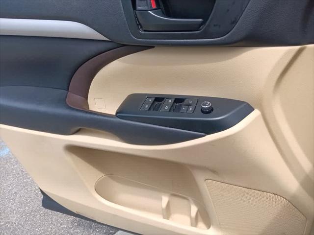 used 2017 Toyota Highlander car, priced at $18,992