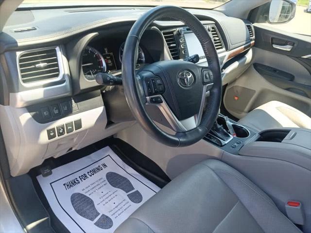 used 2015 Toyota Highlander car, priced at $20,895
