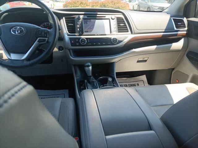 used 2015 Toyota Highlander car, priced at $20,895