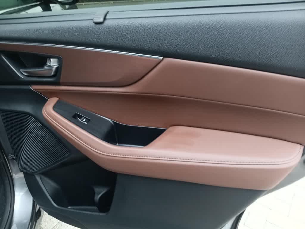 used 2023 Acura MDX car, priced at $39,299