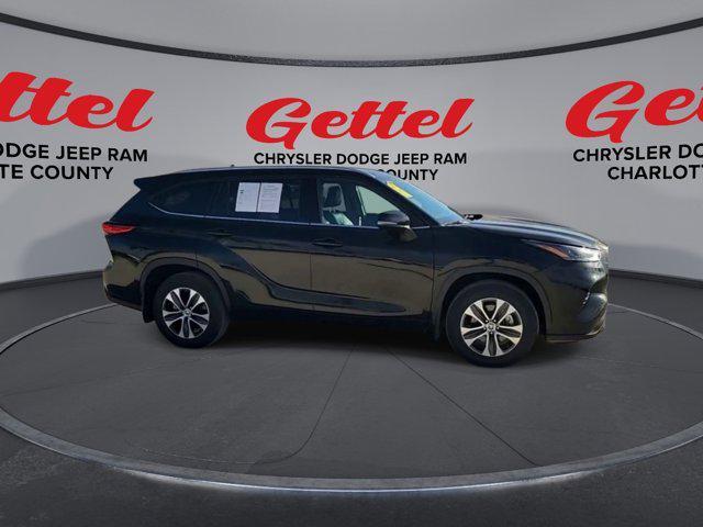 used 2022 Toyota Highlander car, priced at $31,536