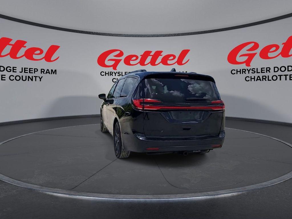used 2023 Chrysler Pacifica car, priced at $16,799