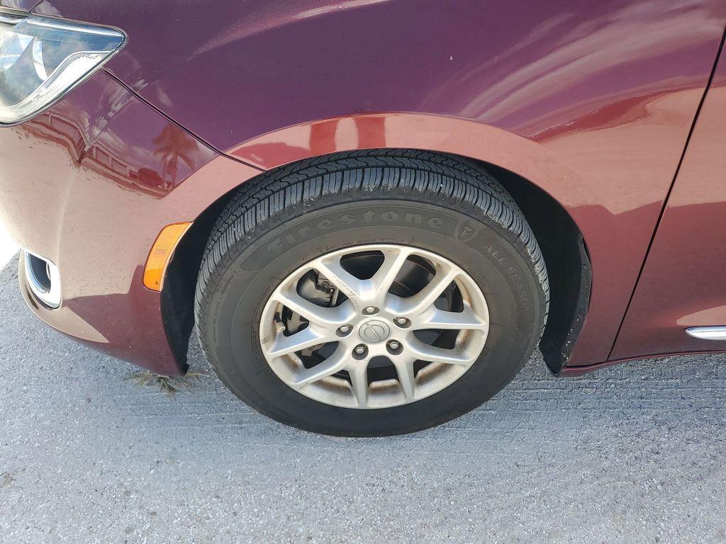 used 2020 Chrysler Pacifica car, priced at $18,146