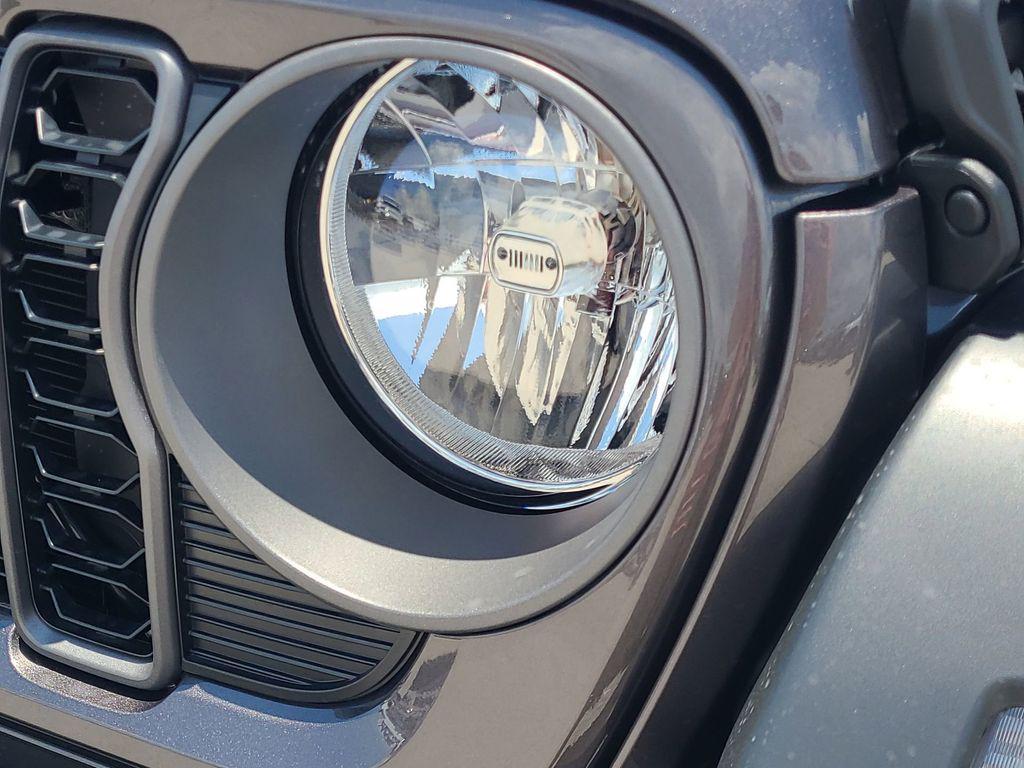 new 2025 Jeep Gladiator car, priced at $37,168