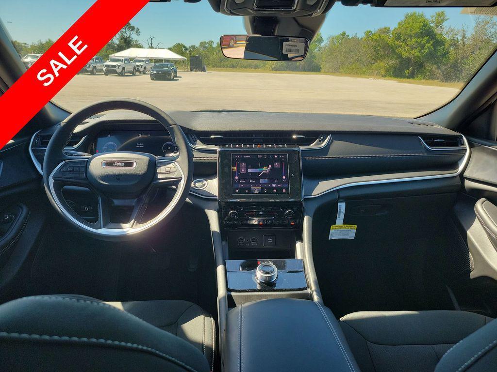 new 2025 Jeep Grand Cherokee car, priced at $30,611