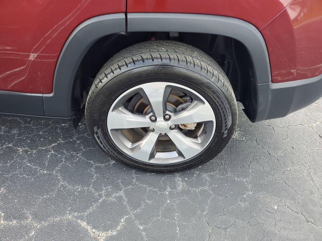 used 2020 Jeep Cherokee car, priced at $14,988