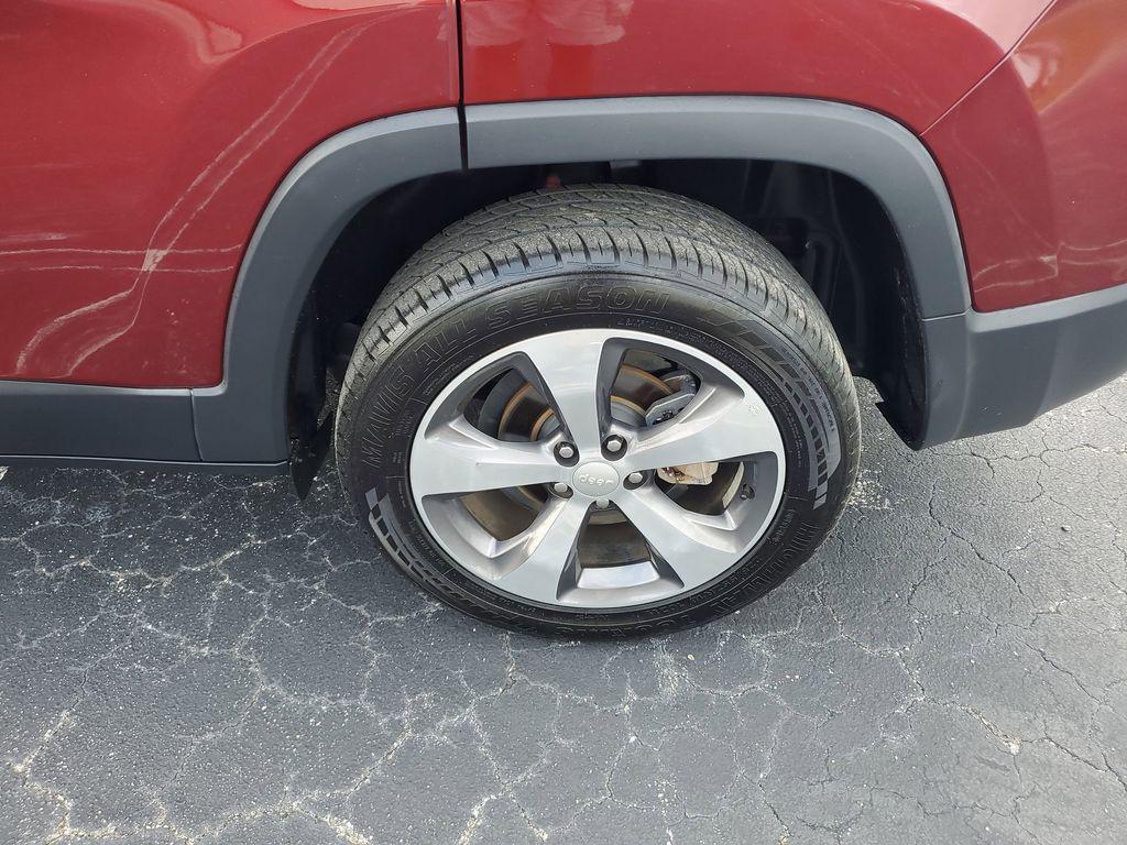 used 2020 Jeep Cherokee car, priced at $14,988