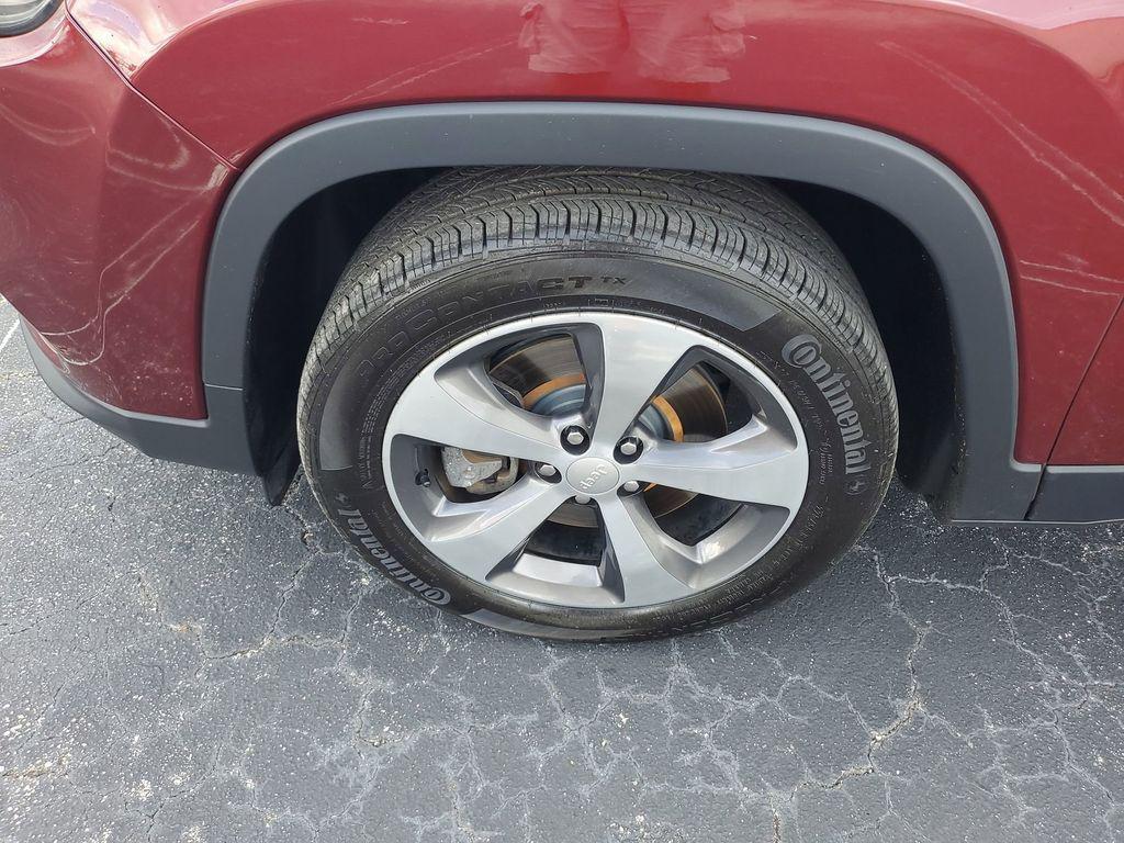 used 2020 Jeep Cherokee car, priced at $14,988