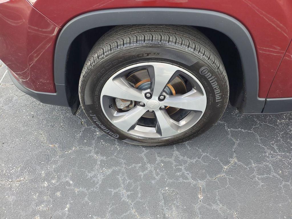 used 2020 Jeep Cherokee car, priced at $14,988