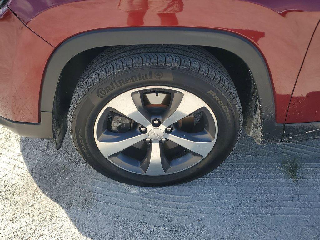used 2020 Jeep Cherokee car, priced at $15,638