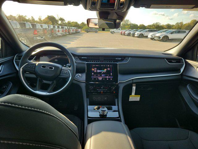 new 2025 Jeep Grand Cherokee car, priced at $41,220