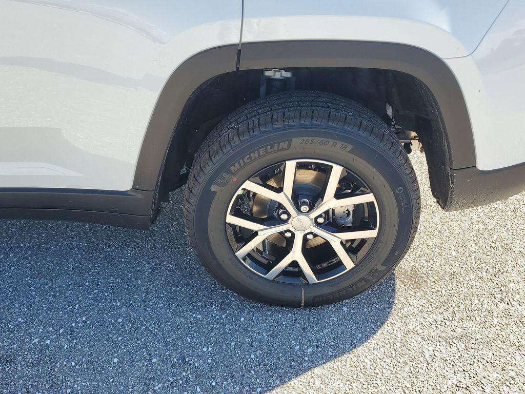 new 2025 Jeep Grand Cherokee car, priced at $43,073
