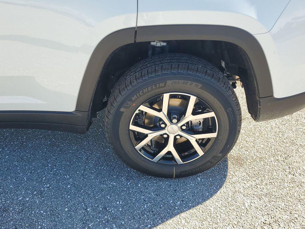 new 2025 Jeep Grand Cherokee car, priced at $43,073