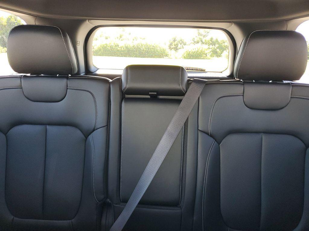 new 2025 Jeep Grand Cherokee car, priced at $43,073