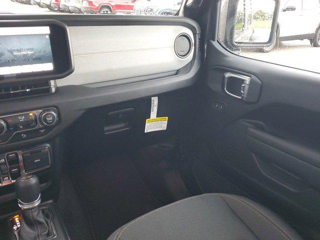 new 2025 Jeep Wrangler car, priced at $49,086