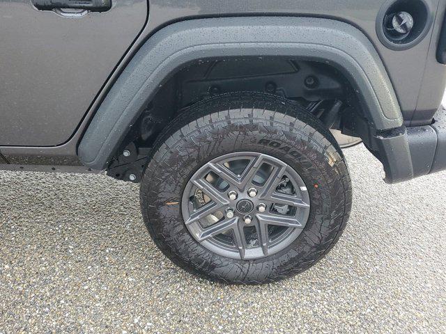 new 2025 Jeep Wrangler car, priced at $49,086
