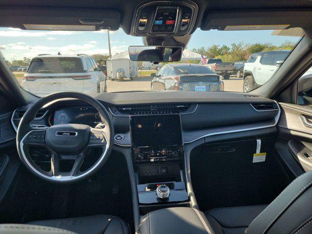 new 2025 Jeep Grand Cherokee L car