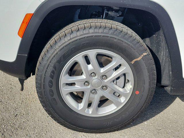 new 2025 Jeep Grand Cherokee car, priced at $40,625