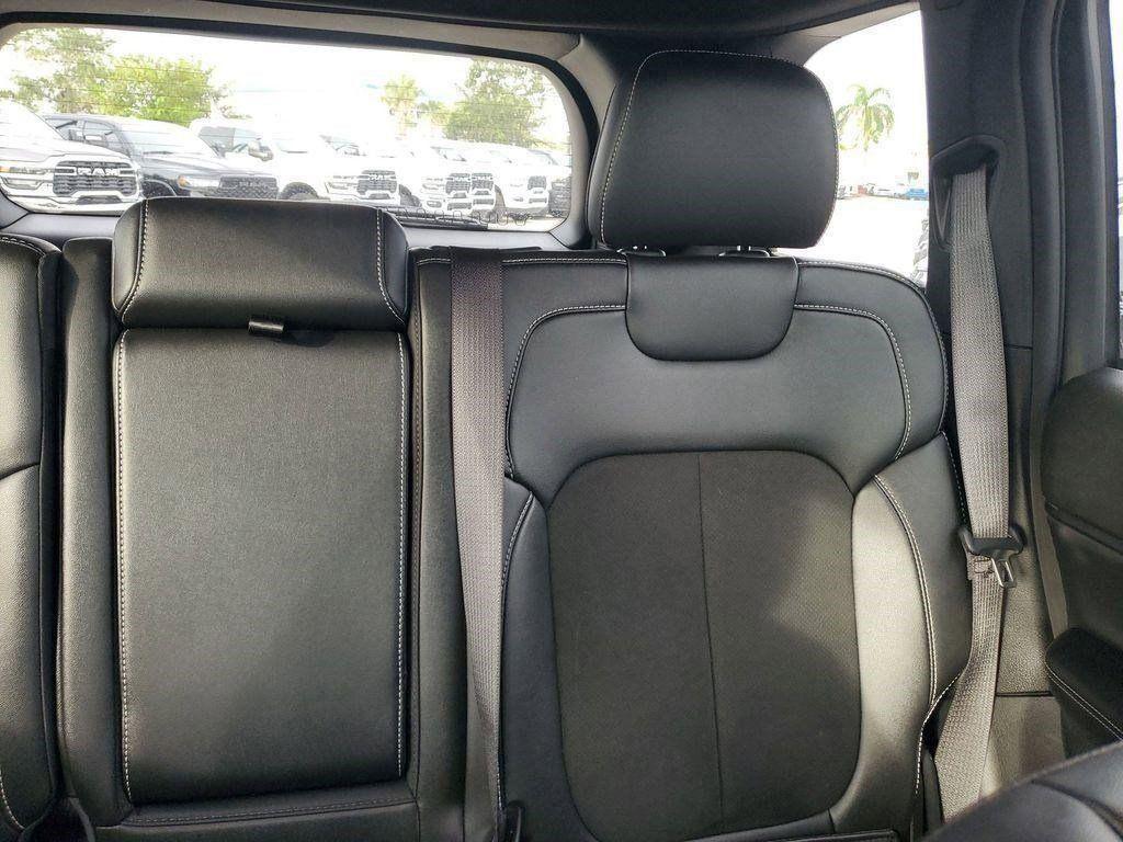 used 2024 Jeep Grand Cherokee car, priced at $31,999