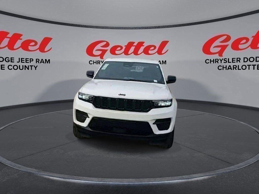 used 2024 Jeep Grand Cherokee car, priced at $31,999