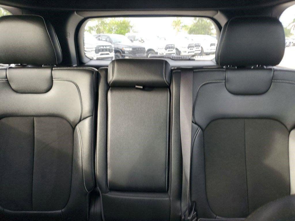 used 2024 Jeep Grand Cherokee car, priced at $31,999