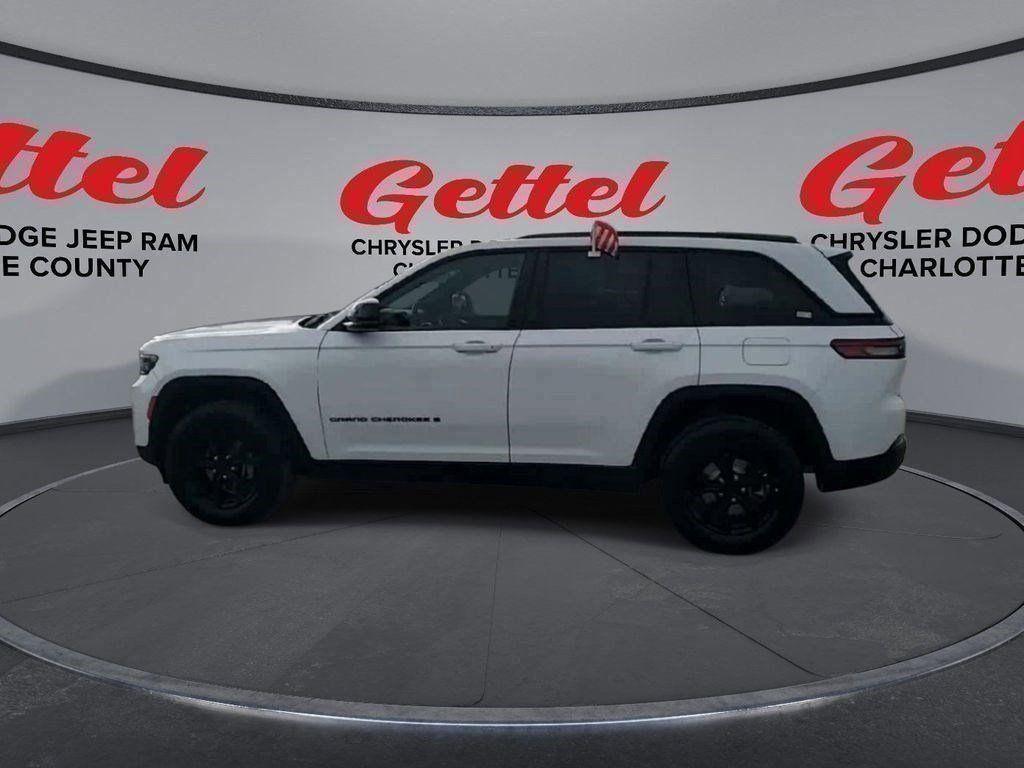 used 2024 Jeep Grand Cherokee car, priced at $31,999