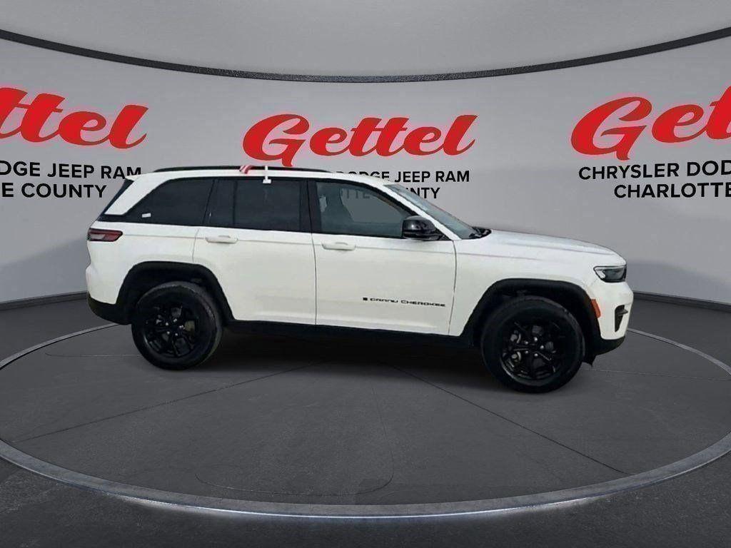 used 2024 Jeep Grand Cherokee car, priced at $31,999