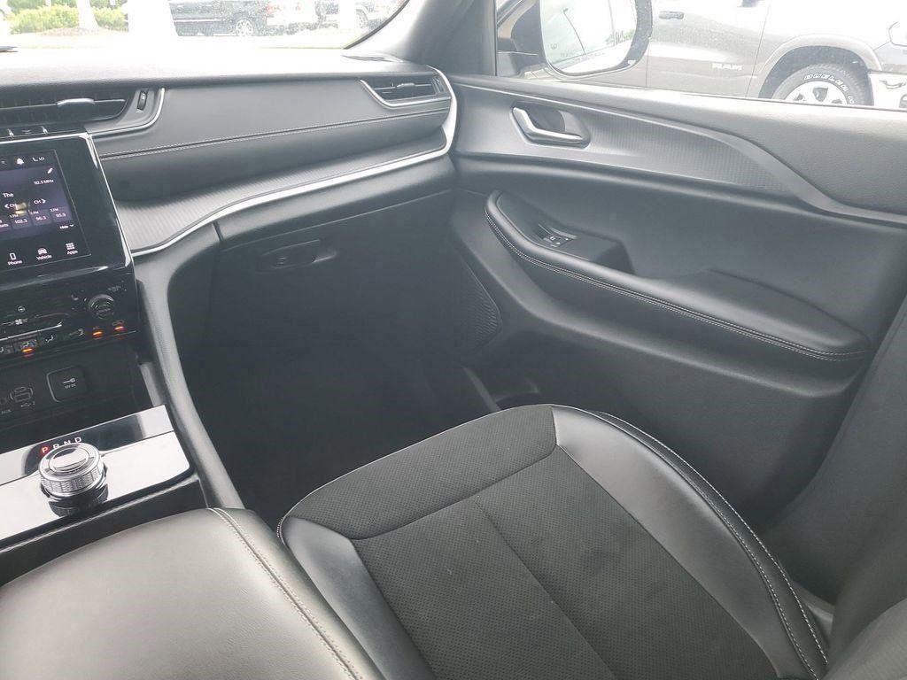 used 2024 Jeep Grand Cherokee car, priced at $31,999