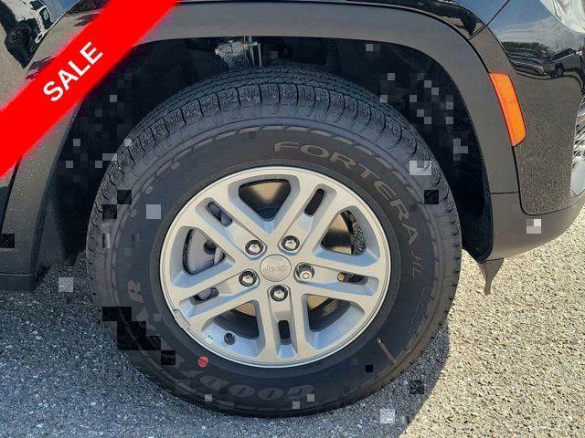 new 2025 Jeep Grand Cherokee car, priced at $29,111