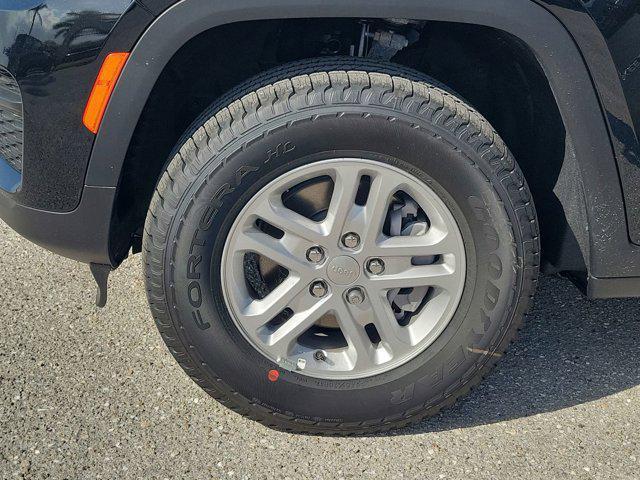 new 2025 Jeep Grand Cherokee car, priced at $41,220