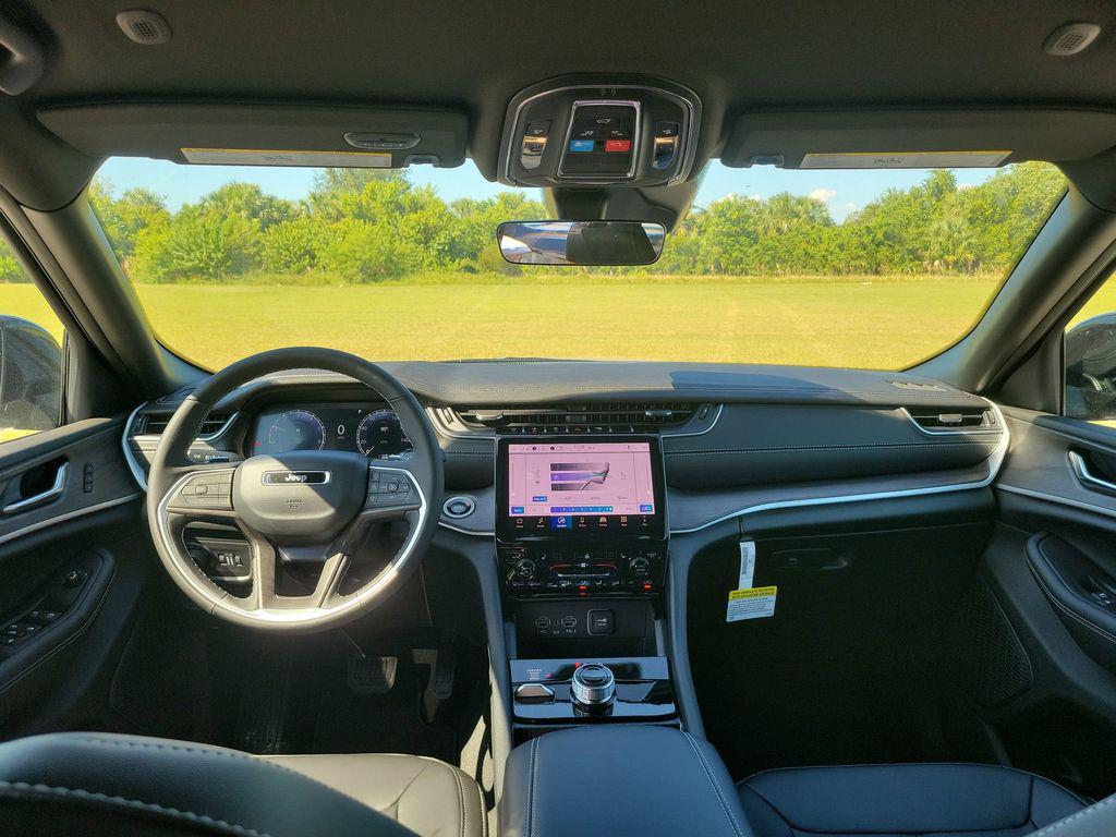new 2025 Jeep Grand Cherokee car, priced at $43,459