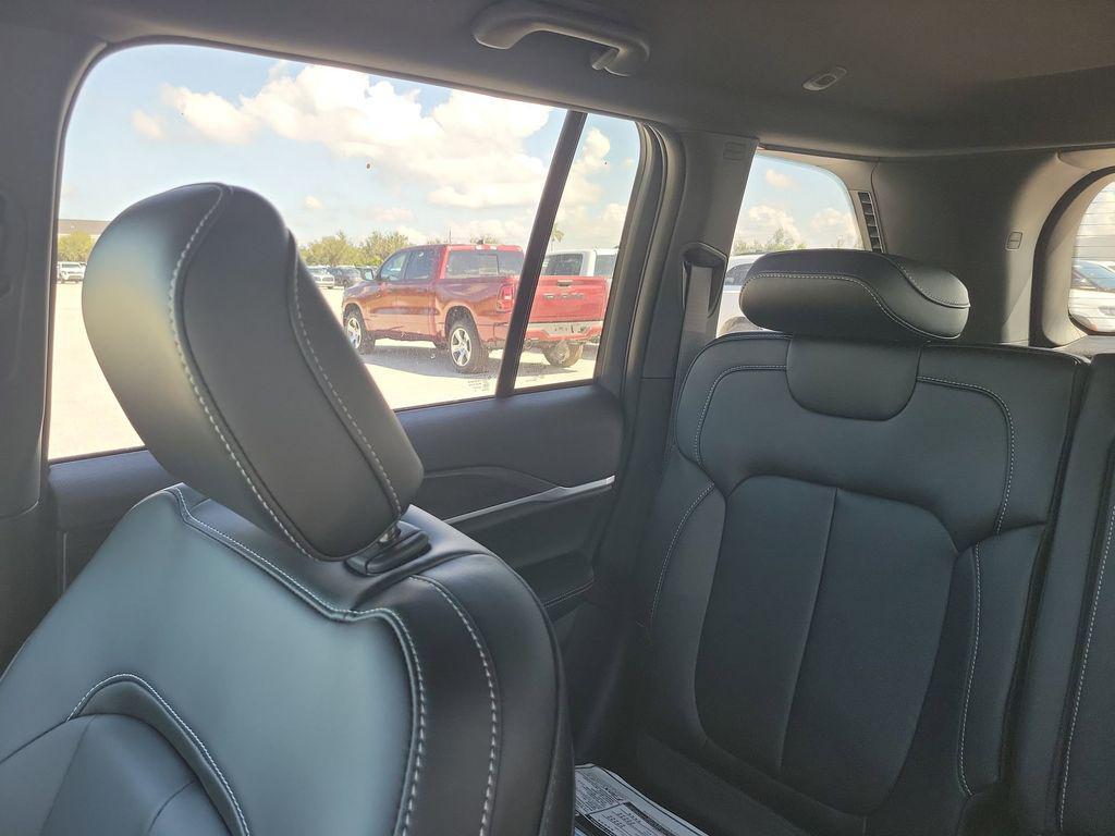 new 2025 Jeep Grand Cherokee car, priced at $43,459