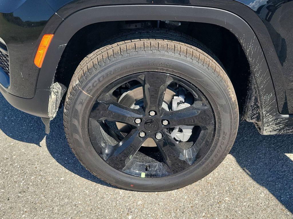 new 2025 Jeep Grand Cherokee car, priced at $43,459