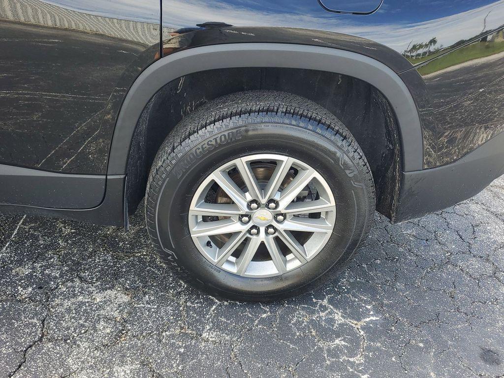 used 2023 Chevrolet Traverse car, priced at $28,299