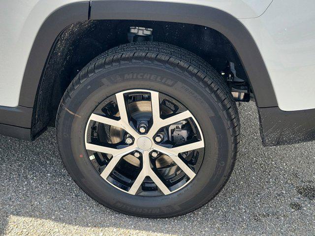 new 2025 Jeep Grand Cherokee car, priced at $49,590